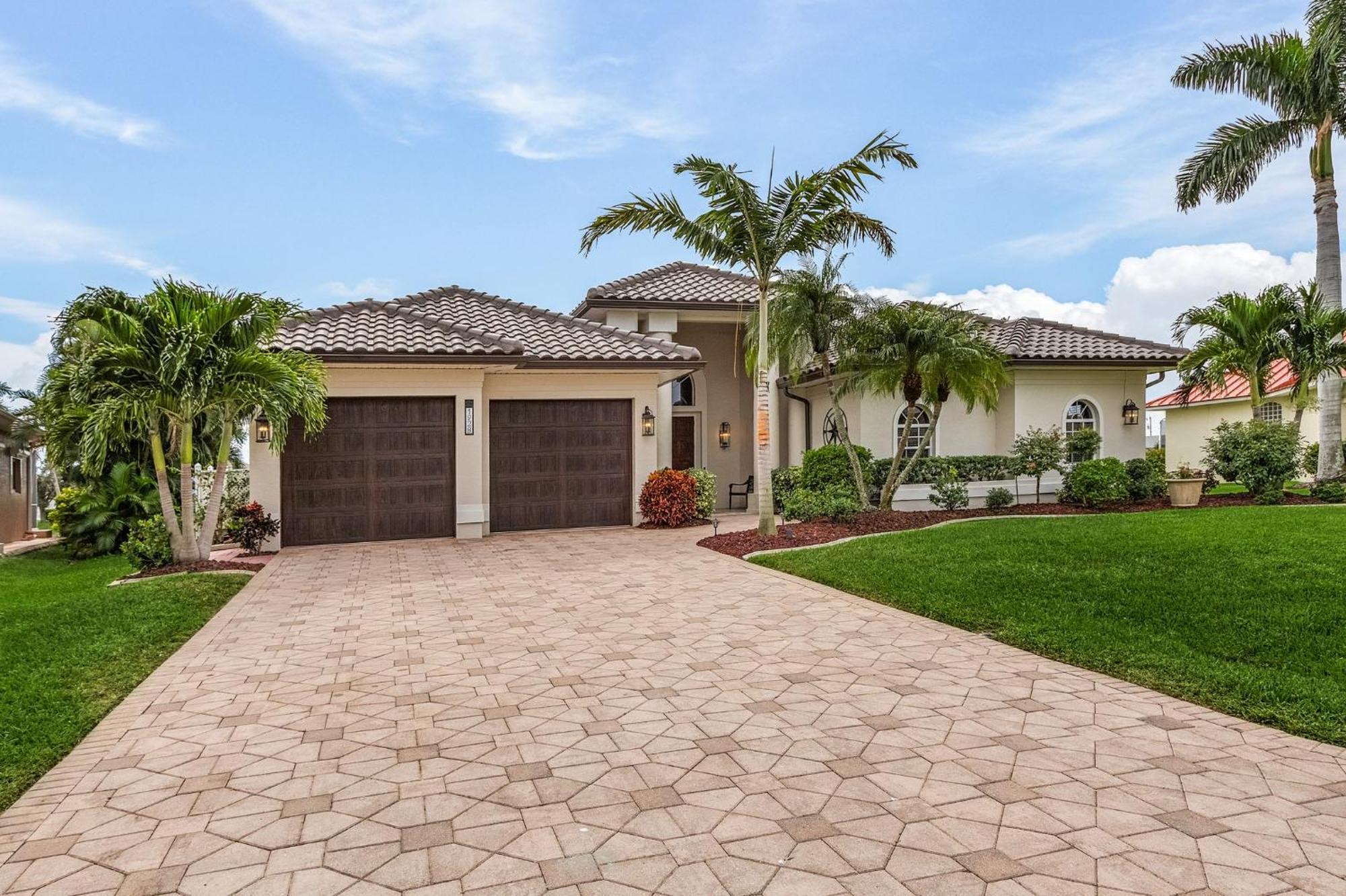 Villa Salty Shoreline, Cape Coral Exterior photo