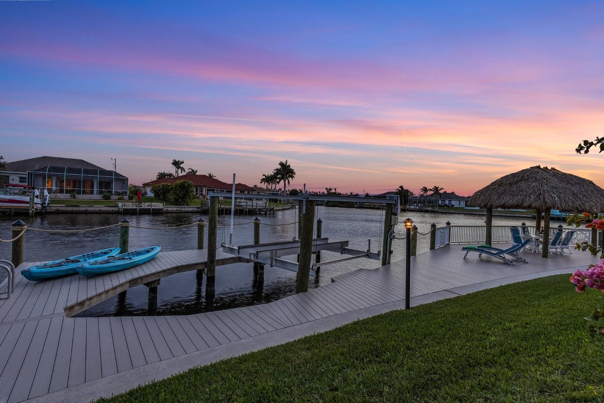 Villa Salty Shoreline, Cape Coral Exterior photo