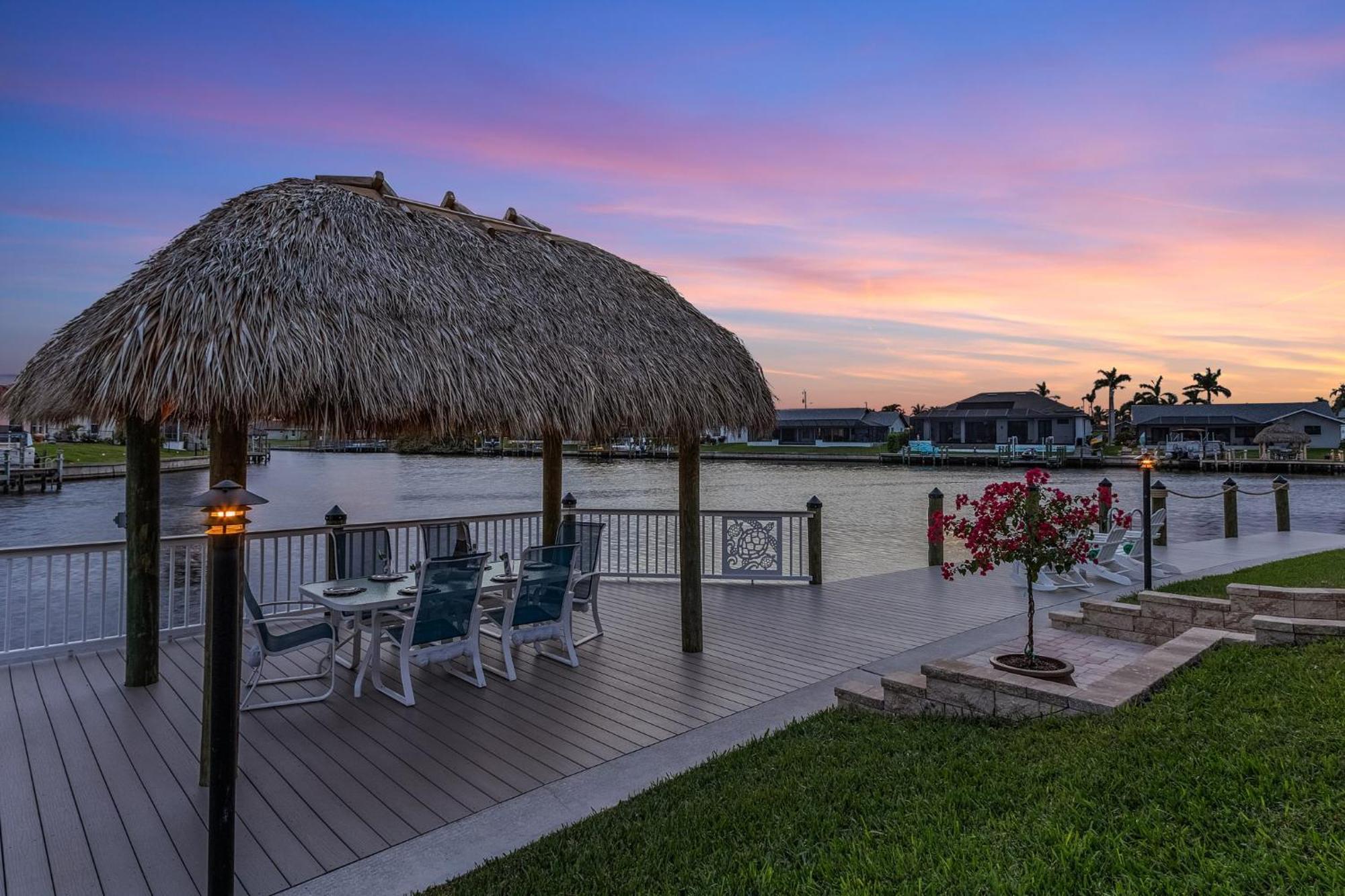 Villa Salty Shoreline, Cape Coral Exterior photo