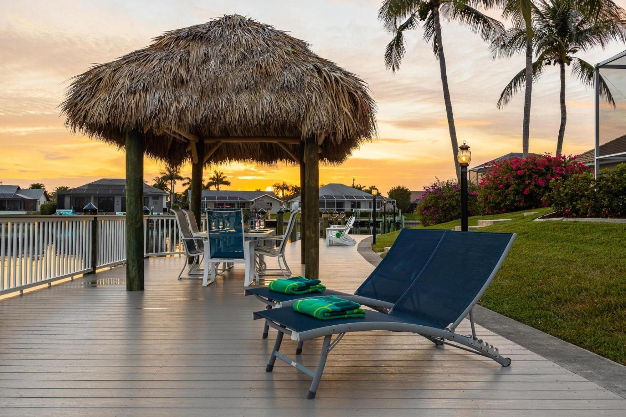 Villa Salty Shoreline, Cape Coral Exterior photo